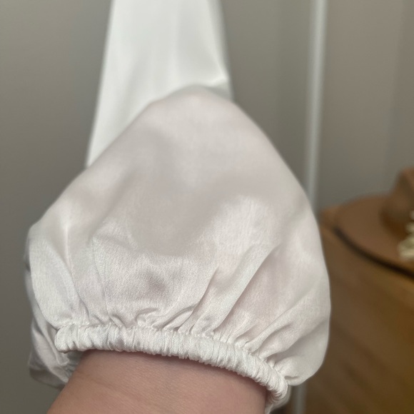 Emory Park- White Low V Bodysuit - Picture 6 of 12